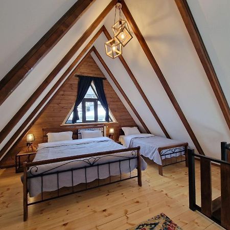 Kazbegi Hut Cottage ภายนอก รูปภาพ