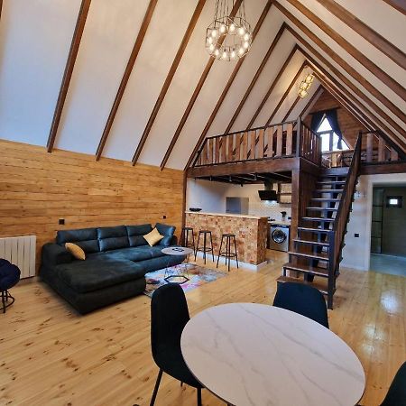 Kazbegi Hut Cottage ภายนอก รูปภาพ