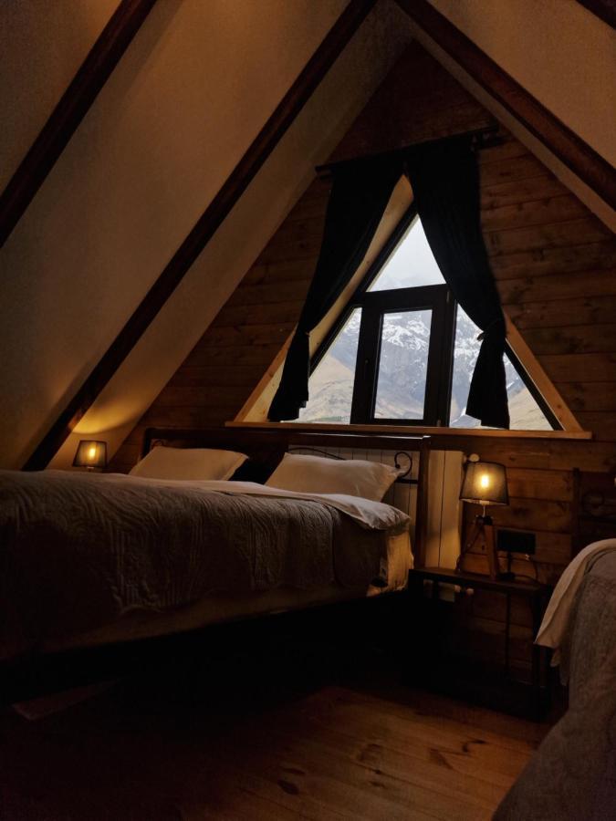Kazbegi Hut Cottage ภายนอก รูปภาพ